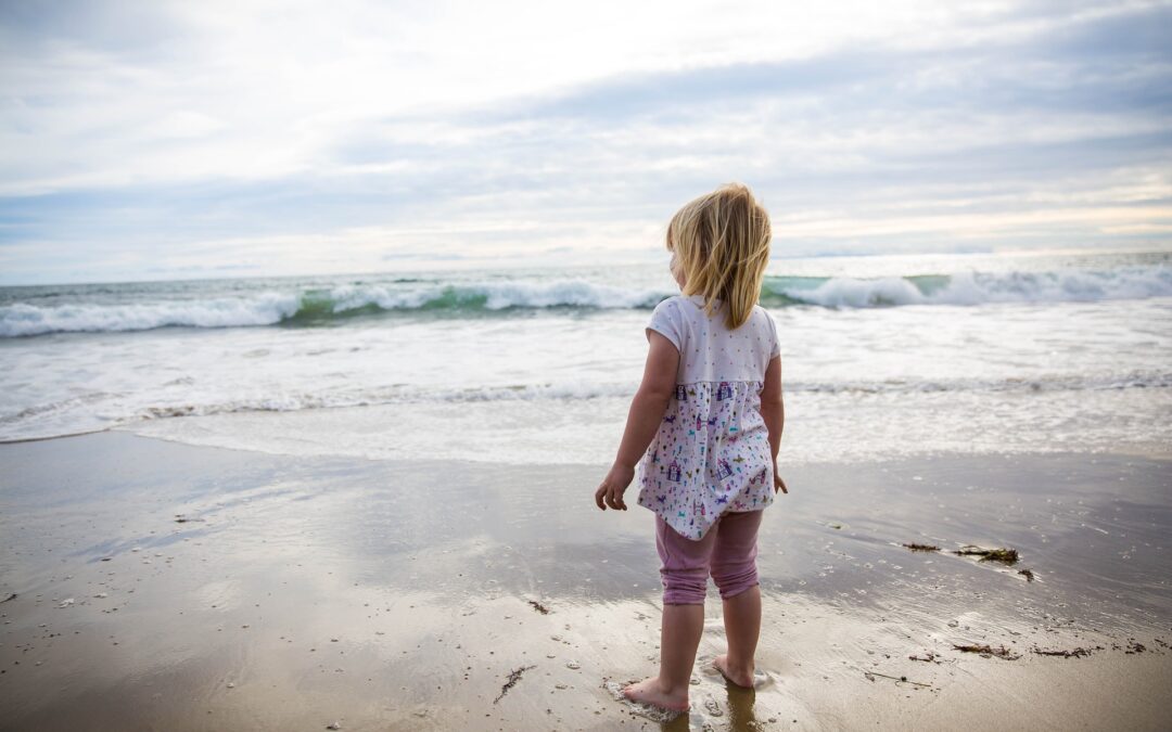 Bambine al mare con il bikini: si o no?